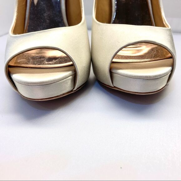 Badgley Mischka Kiara Embellished Ivory Peep-Toe Evening Pumps Size 6.5 - Picture 6 of 15